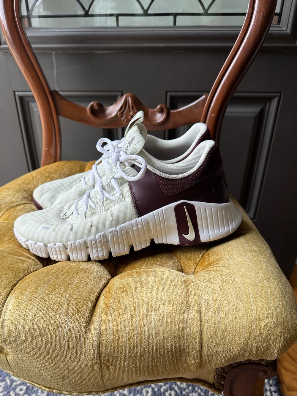 Nike Free Metcon 5 Womens Size 10.5 Sea Grass/Burgandy Crush Training Sneakers